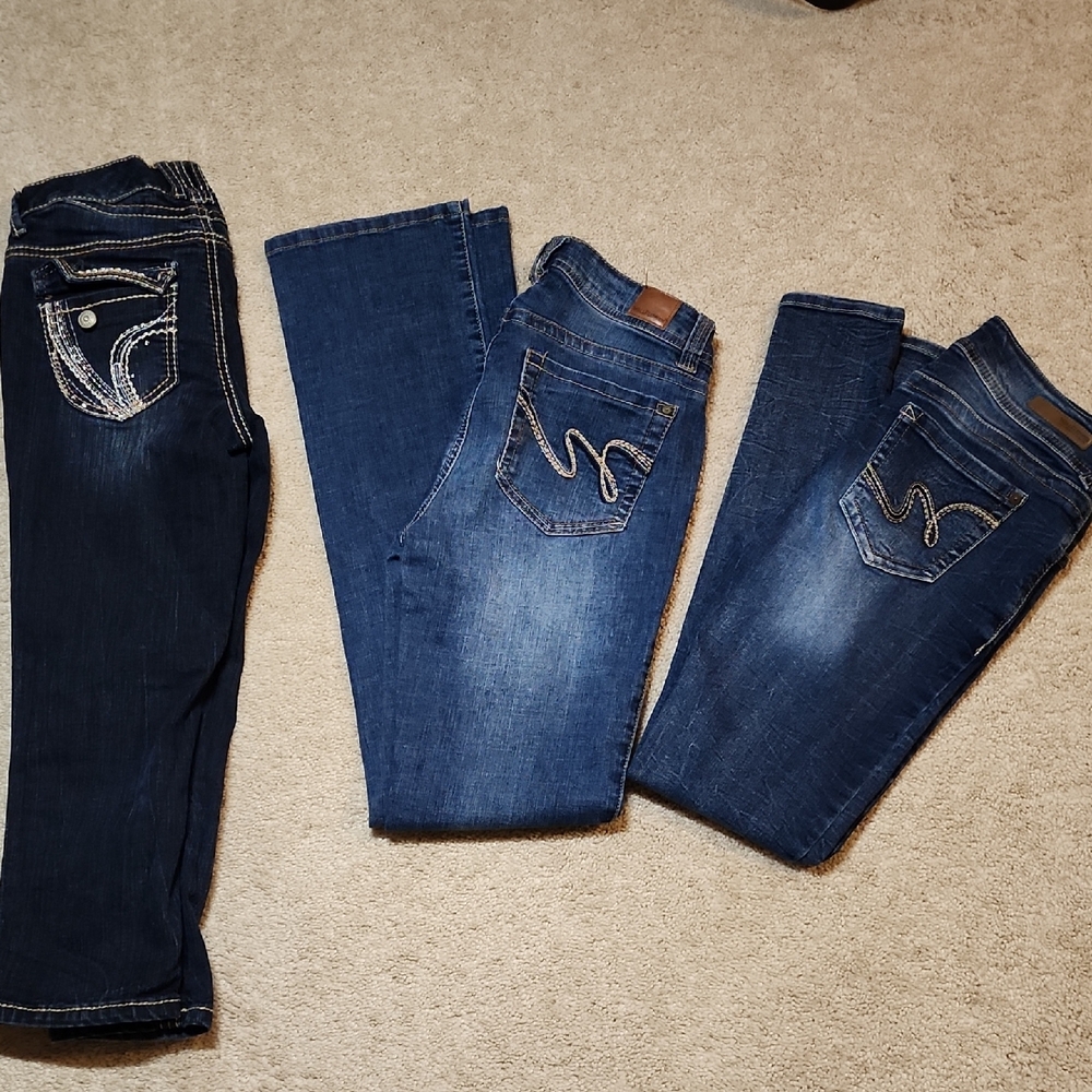 Bundle of 3 Women's 1 capri's 2 Jeans